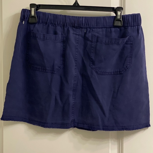 Abbeline tencel navy mini skirt. - Picture 4 of 8